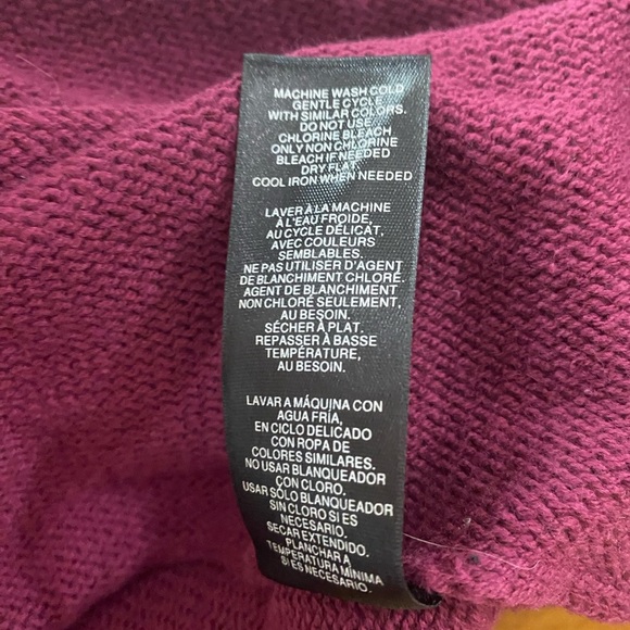 Signature Weekend 2X Fringe Sweater - Picture 4 of 9